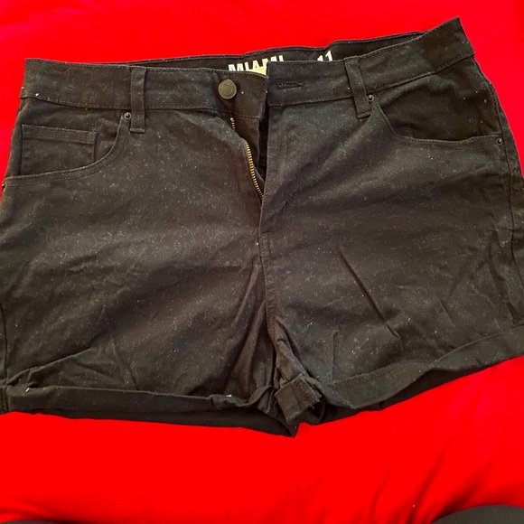 Black high waisted shorts - Picture 1 of 2